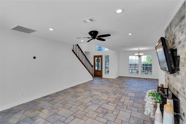 363 Balcones Drive, Fort Worth, TX 76108