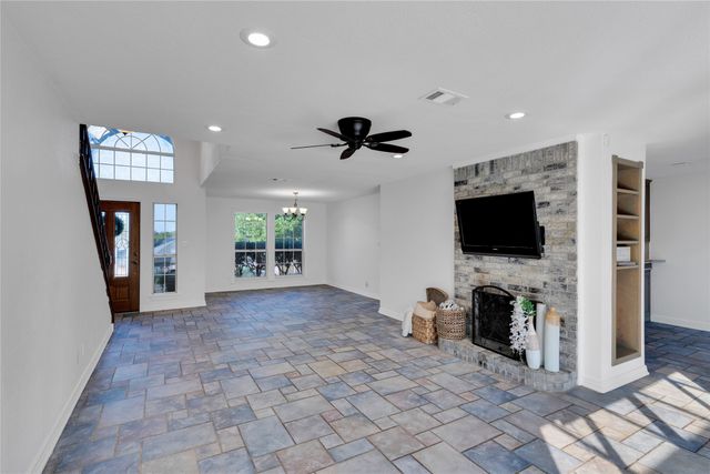 363 Balcones Drive, Fort Worth, TX 76108