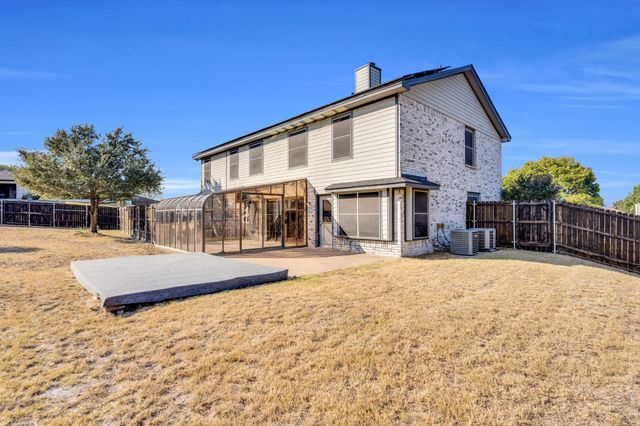 363 Balcones Drive, Fort Worth, TX 76108