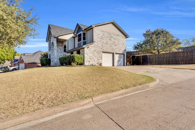 363 Balcones Drive, Fort Worth, TX 76108