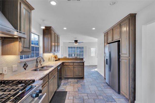 363 Balcones Drive, Fort Worth, TX 76108