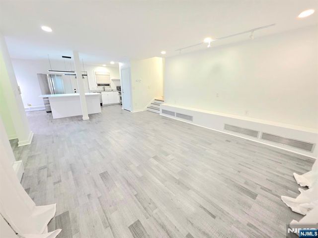 201 Riverdale Drive, Fort Lee, NJ 07024