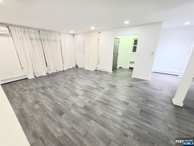 201 Riverdale Drive, Fort Lee, NJ 07024