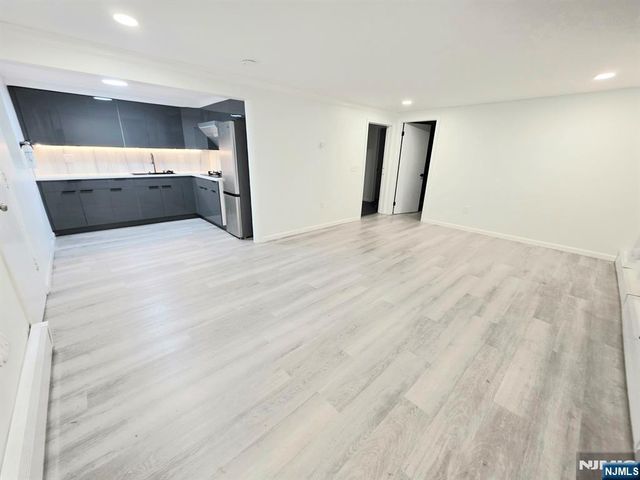 201 Riverdale Drive, Fort Lee, NJ 07024