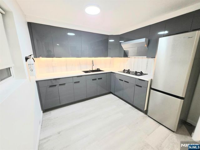 201 Riverdale Drive, Fort Lee, NJ 07024