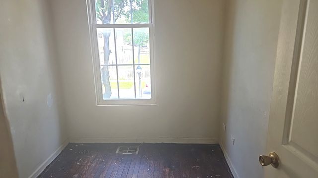 2911 W Walnut Street, Chicago, IL 60612