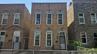 2911 W Walnut Street, Chicago, IL 60612