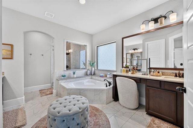 2518 Sunset Vista CIR 22, Spicewood, TX 78669