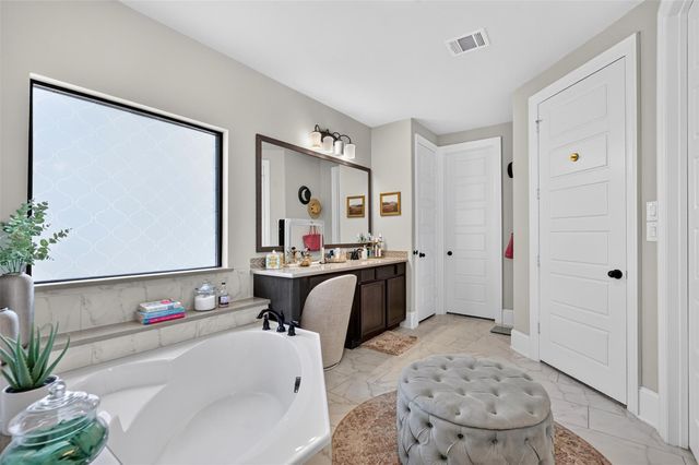 2518 Sunset Vista CIR 22, Spicewood, TX 78669