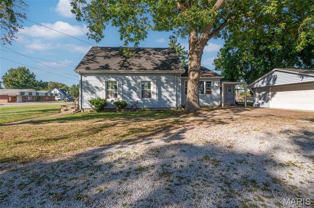 216 S Mine Street, Sandoval, IL 62882