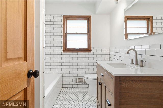 1769 Lake Street, Saint Paul, MN 55113