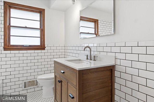 1769 Lake Street, Saint Paul, MN 55113