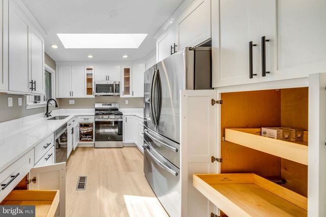 2933 ARIZONA AVE NW, Washington, DC 20016