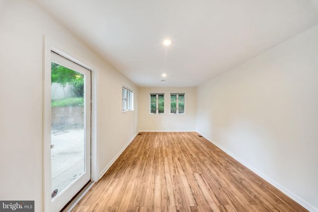 2933 ARIZONA AVE NW, Washington, DC 20016