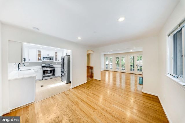 2933 ARIZONA AVE NW, Washington, DC 20016
