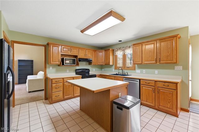 4715 Hilary Circle, Stow, OH 44224