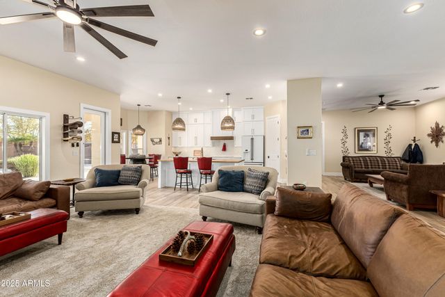 39791 N COUNTRY Lane, San Tan Valley, AZ 85140