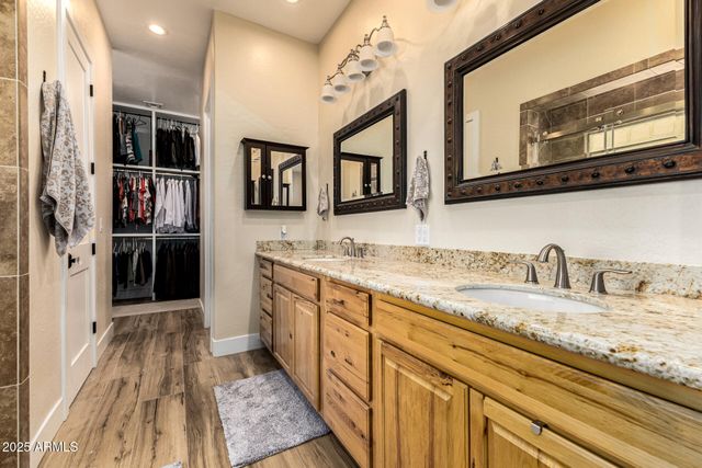 39791 N COUNTRY Lane, San Tan Valley, AZ 85140