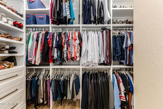 39791 N COUNTRY Lane, San Tan Valley, AZ 85140