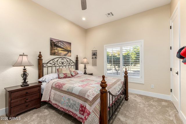 39791 N COUNTRY Lane, San Tan Valley, AZ 85140