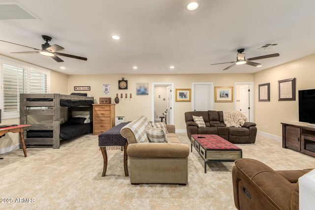 39791 N COUNTRY Lane, San Tan Valley, AZ 85140