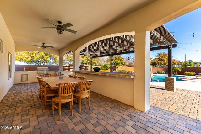 39791 N COUNTRY Lane, San Tan Valley, AZ 85140