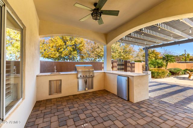 39791 N COUNTRY Lane, San Tan Valley, AZ 85140