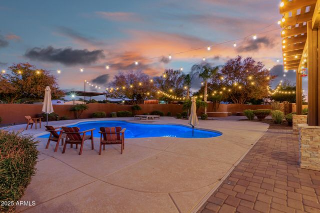 39791 N COUNTRY Lane, San Tan Valley, AZ 85140