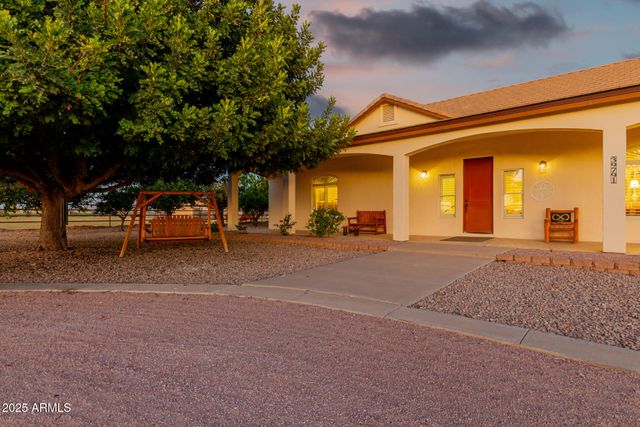 39791 N COUNTRY Lane, San Tan Valley, AZ 85140
