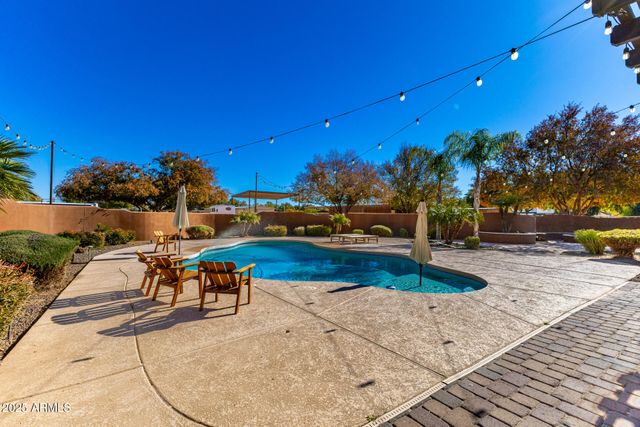 39791 N COUNTRY Lane, San Tan Valley, AZ 85140
