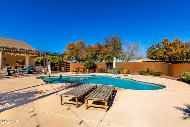 39791 N COUNTRY Lane, San Tan Valley, AZ 85140