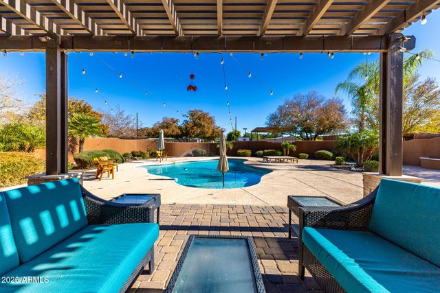 39791 N COUNTRY Lane, San Tan Valley, AZ 85140