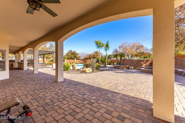 39791 N COUNTRY Lane, San Tan Valley, AZ 85140