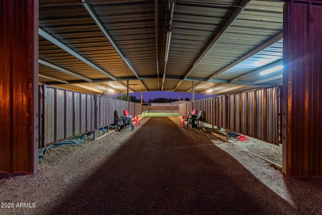 39791 N COUNTRY Lane, San Tan Valley, AZ 85140