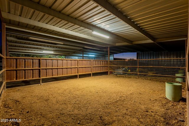 39791 N COUNTRY Lane, San Tan Valley, AZ 85140