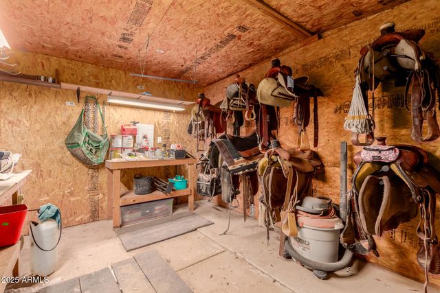 39791 N COUNTRY Lane, San Tan Valley, AZ 85140