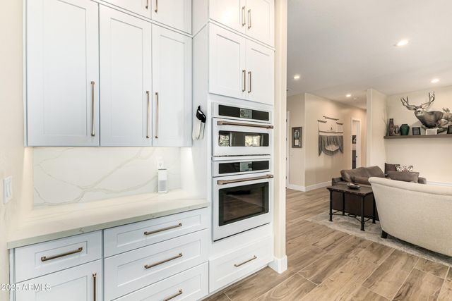 39791 N COUNTRY Lane, San Tan Valley, AZ 85140