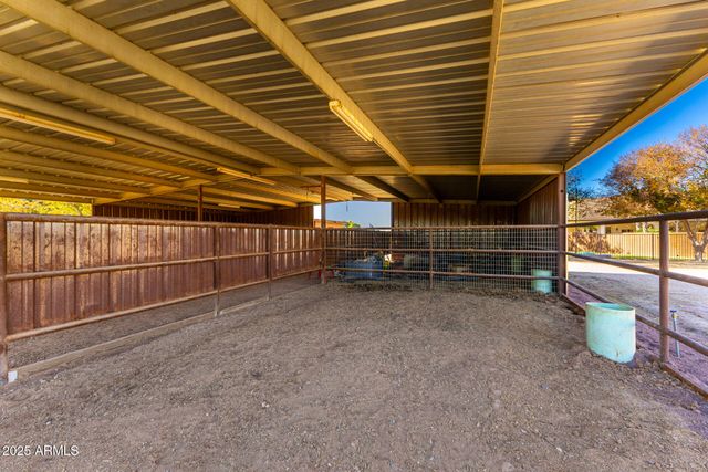 39791 N COUNTRY Lane, San Tan Valley, AZ 85140