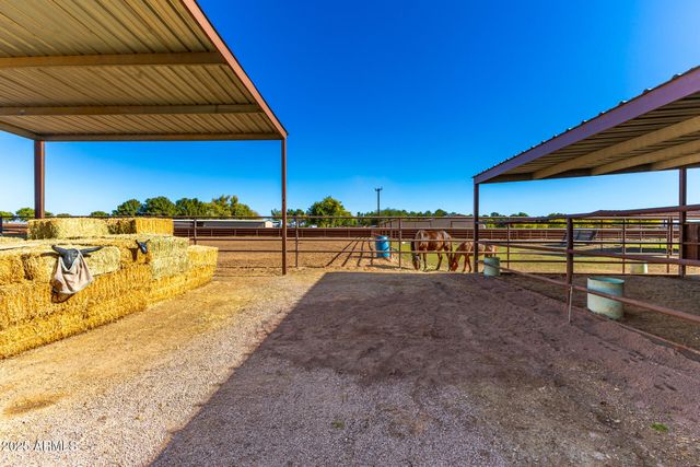 39791 N COUNTRY Lane, San Tan Valley, AZ 85140