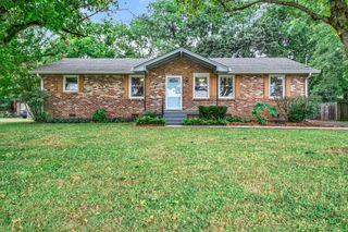 400 Carter House Dr, La Vergne, TN 37086