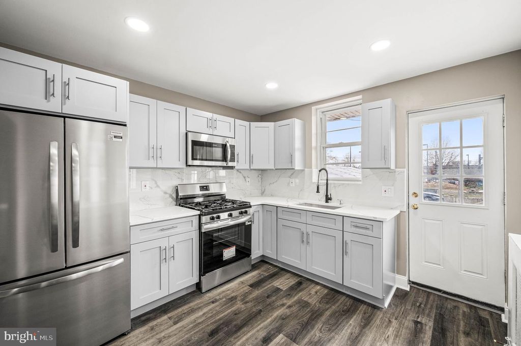 136 W CLARKSON AVE, Philadelphia, PA 19120