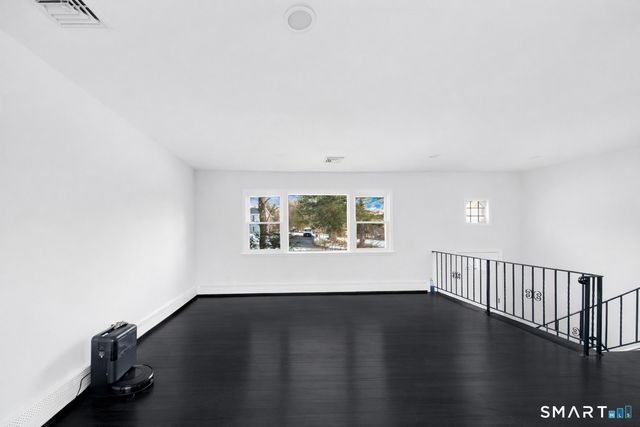 21 Donna Drive, New Fairfield, CT 06812