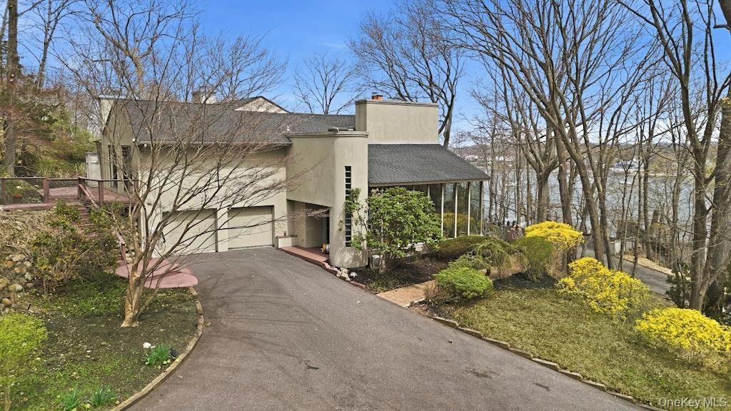8 Idle Day Knoll, Centerport, NY 11721 — photo 2