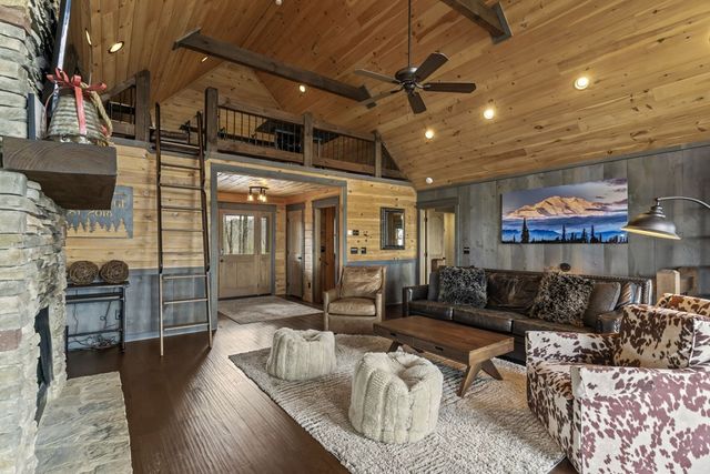 967 River Bend Lane, Blue Ridge, GA 30513