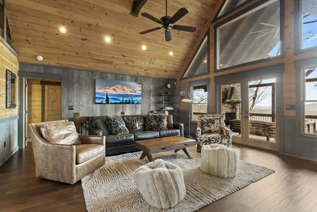 967 River Bend Lane, Blue Ridge, GA 30513