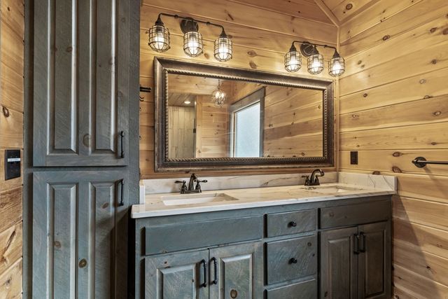 967 River Bend Lane, Blue Ridge, GA 30513