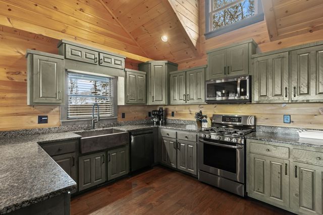 967 River Bend Lane, Blue Ridge, GA 30513