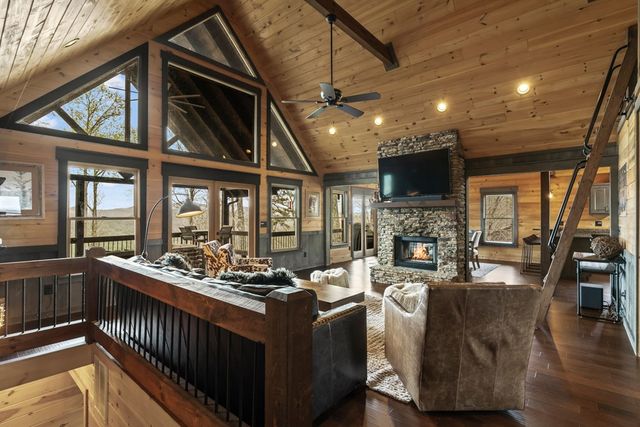 967 River Bend Lane, Blue Ridge, GA 30513