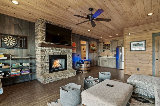 967 River Bend Lane, Blue Ridge, GA 30513
