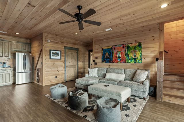 967 River Bend Lane, Blue Ridge, GA 30513